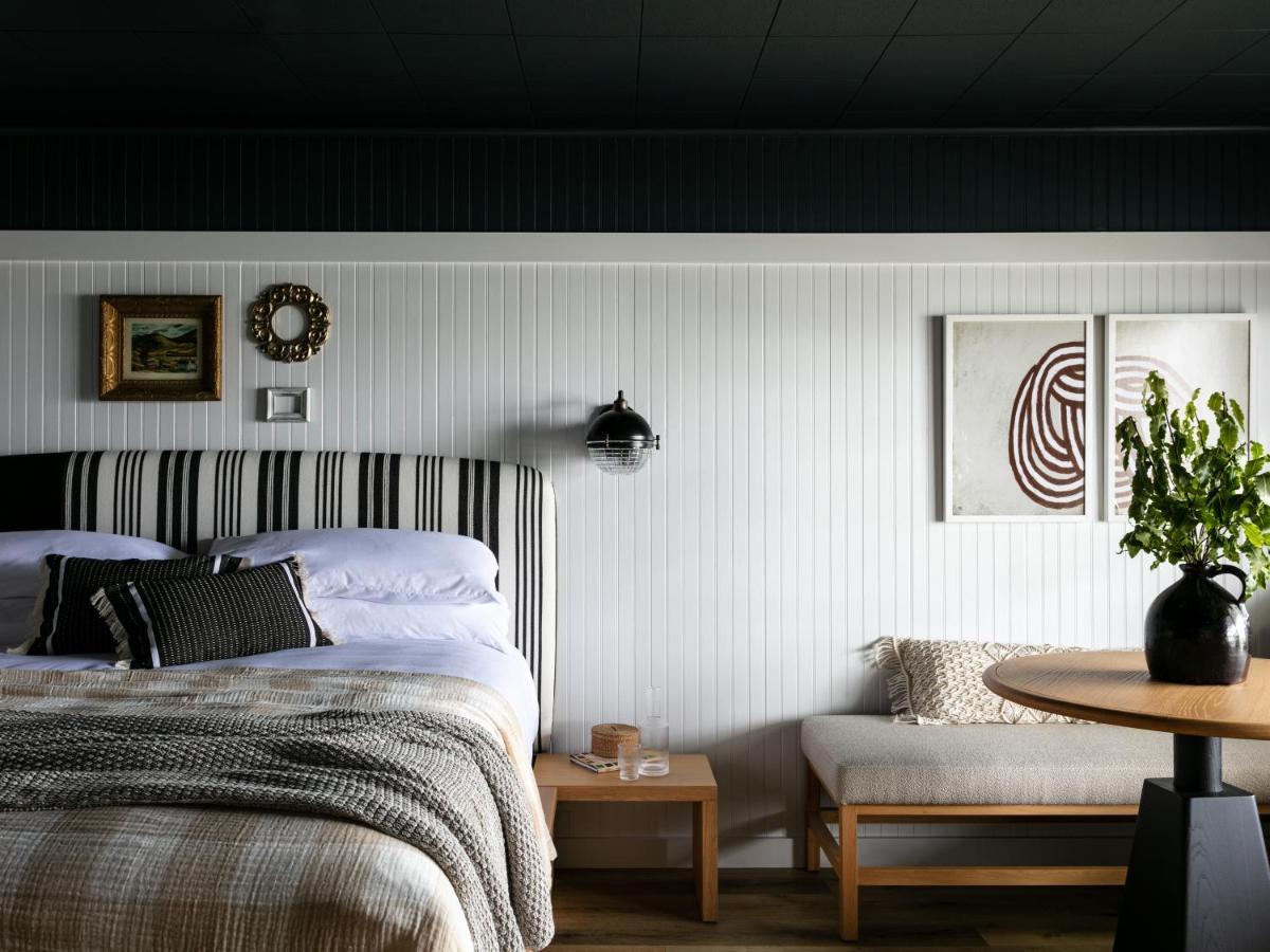 Bluebird Ocean Point Inn エクステリア 写真