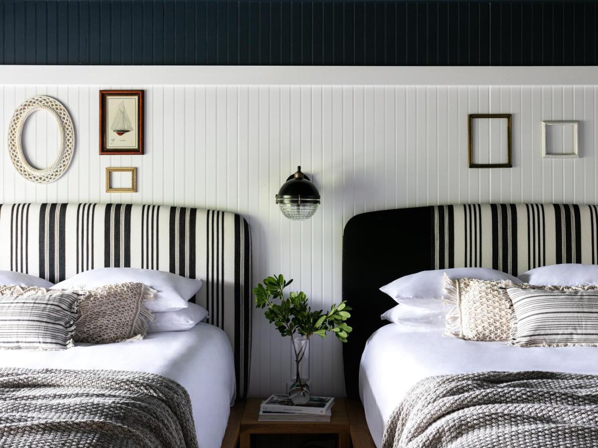 Bluebird Ocean Point Inn エクステリア 写真