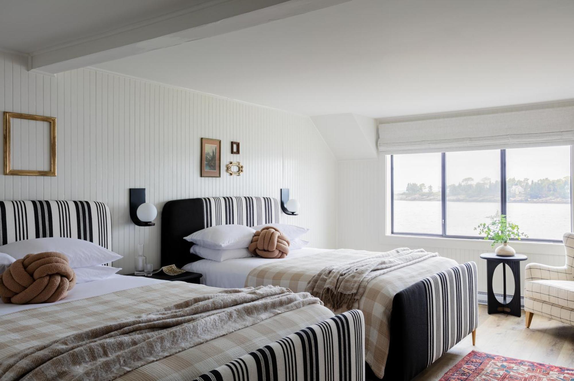 Bluebird Ocean Point Inn エクステリア 写真