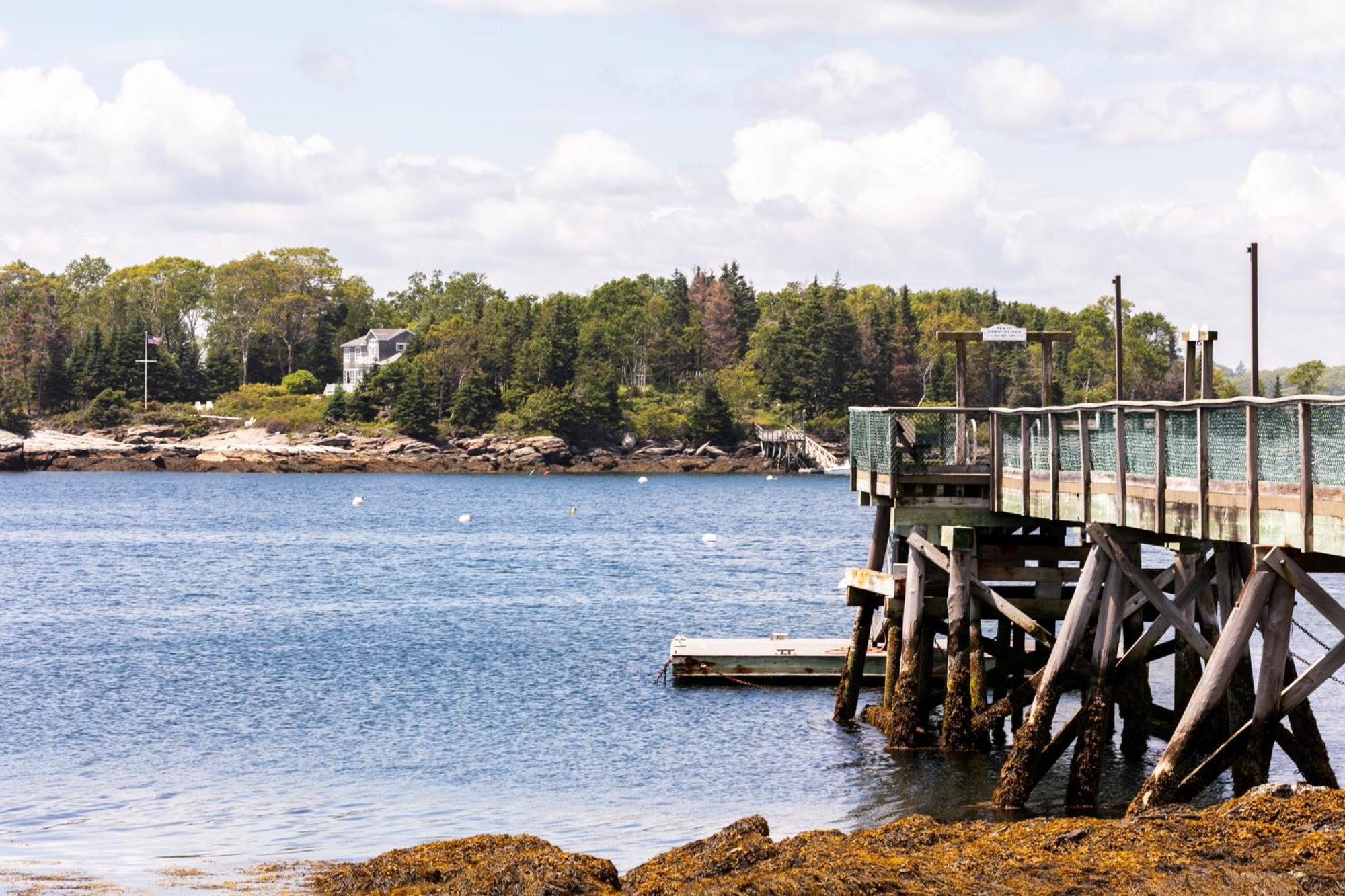Bluebird Ocean Point Inn エクステリア 写真