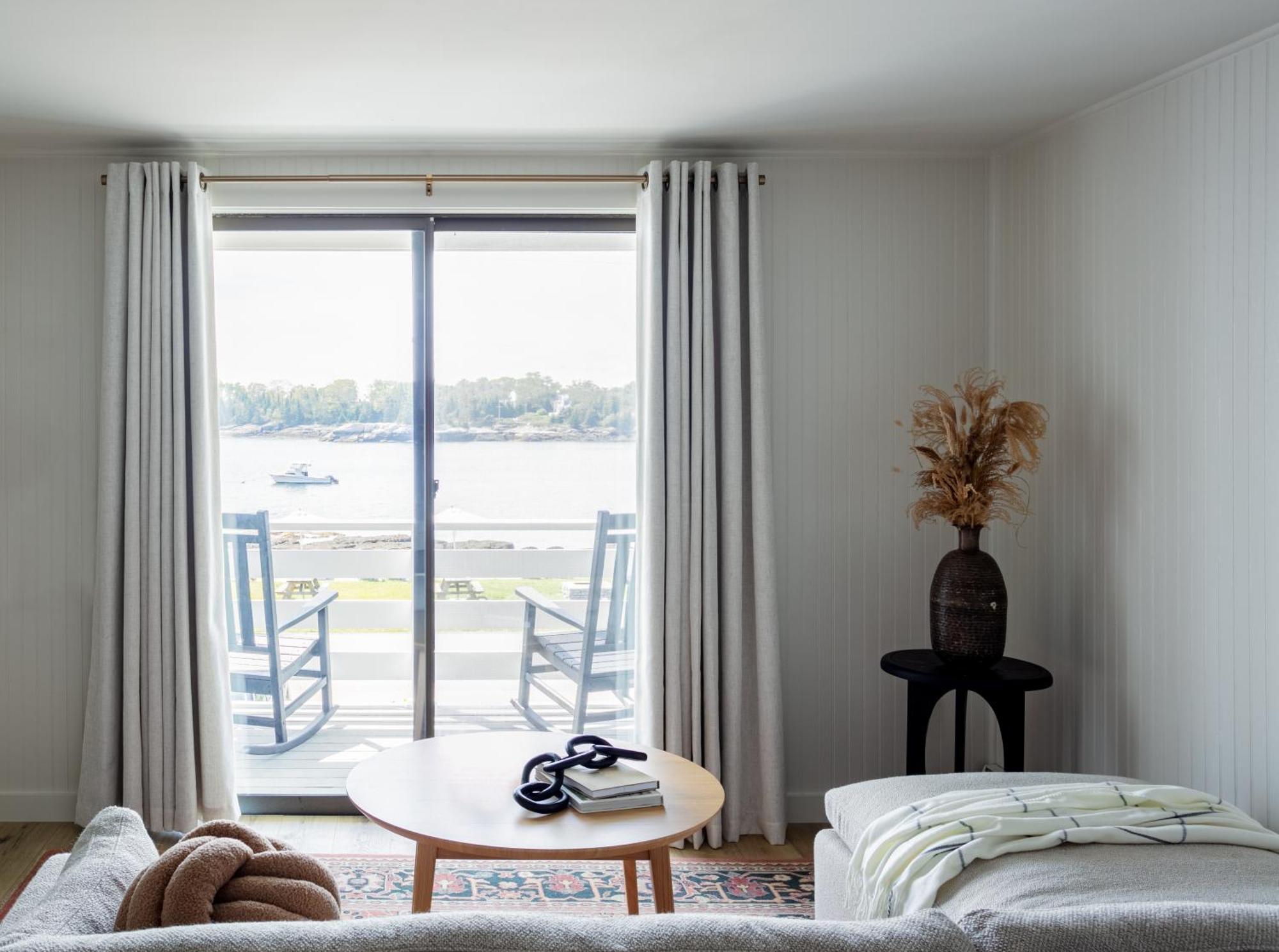 Bluebird Ocean Point Inn エクステリア 写真